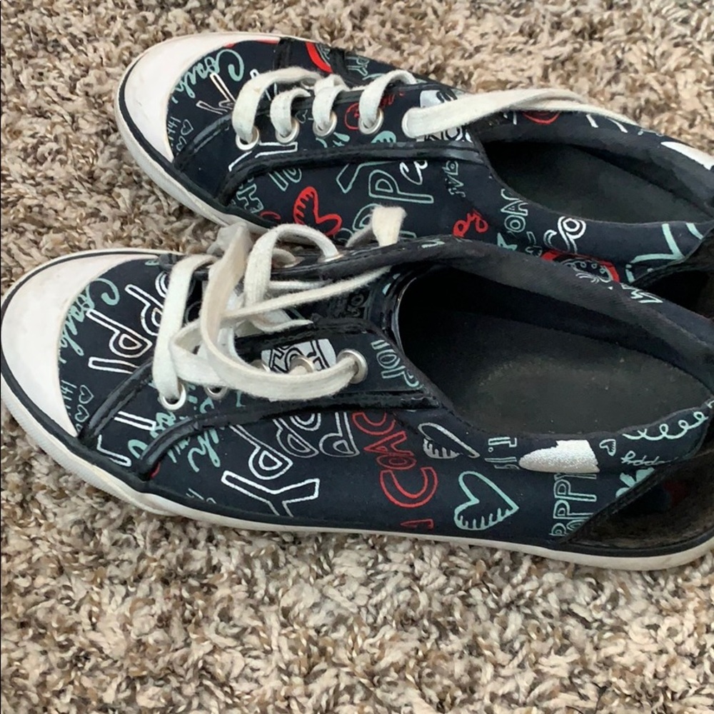 Coach poppy graffiti shoes